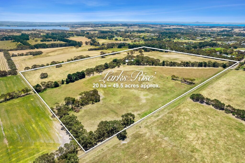 Seamless property